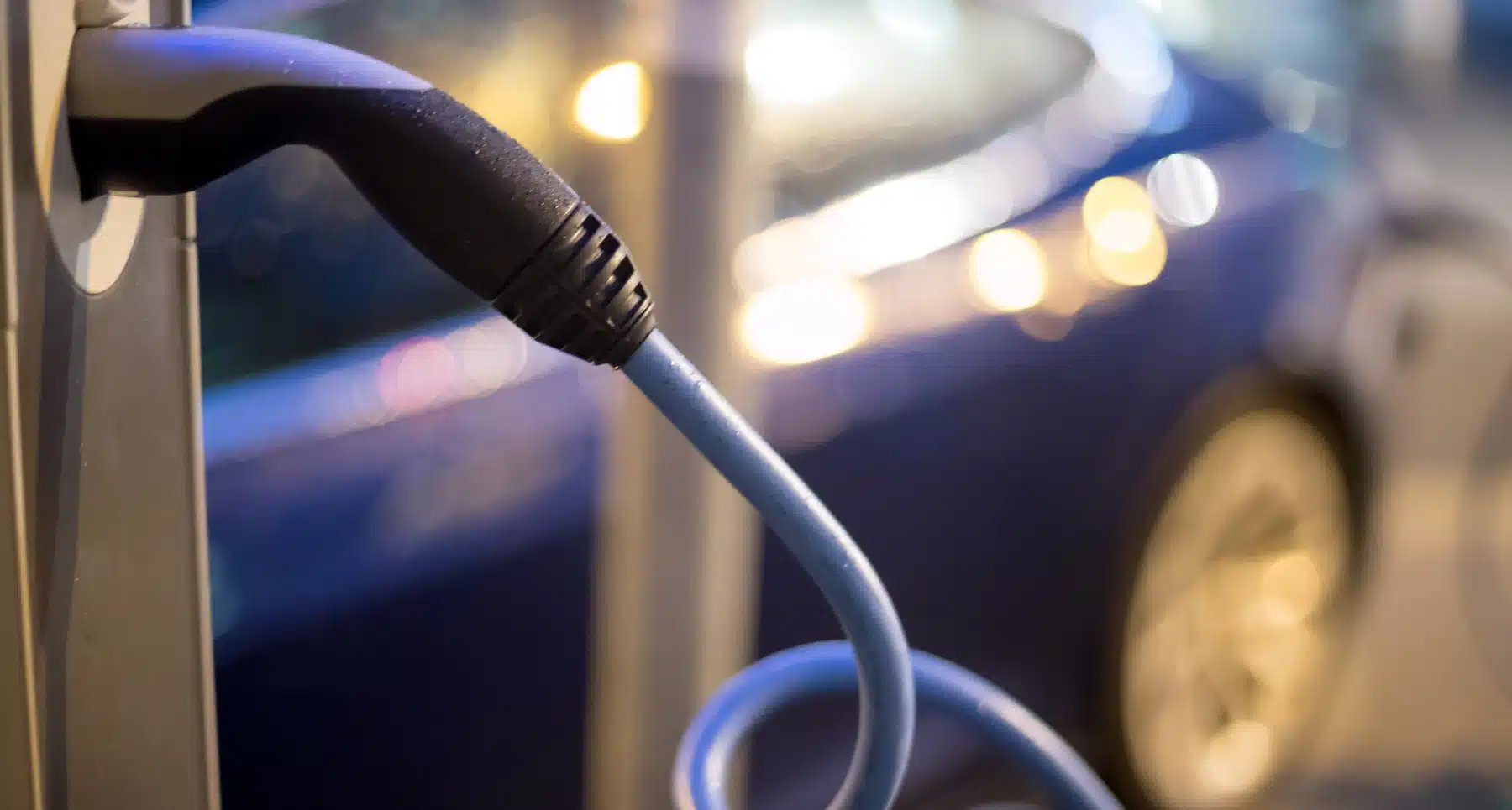 حوافز اقتناء السيارات الكهربائية في الإمارات