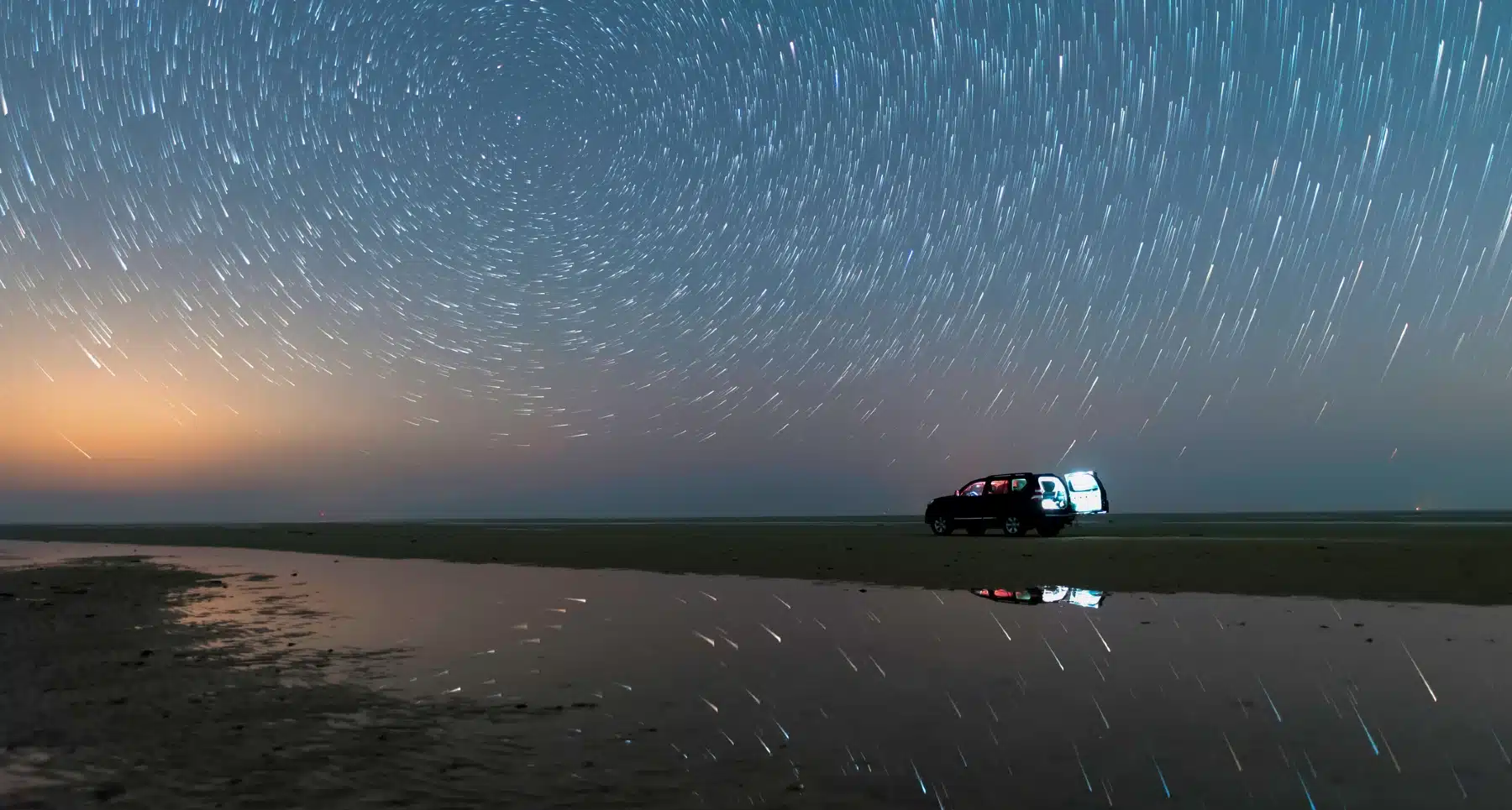 انطلق بالسيارة الكهربائية في رحلات البر الممتعة في الإمارات